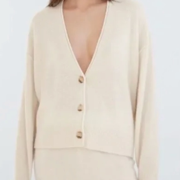 Babaton Sweaters - Aritzia Babaton Luxe 100% Cashmere Oversized Cardigan - Beige (Size M)